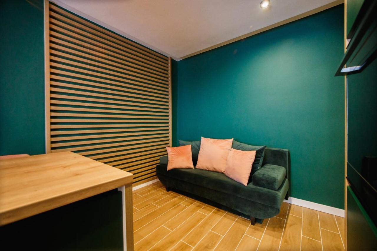 Green Velvet City Retreat Oradea Exterior foto